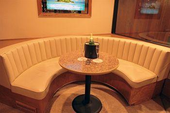 Sybaris Pool Suites Mequon Brown Deer المظهر الخارجي الصورة