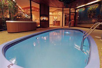 Sybaris Pool Suites Mequon Brown Deer المظهر الخارجي الصورة