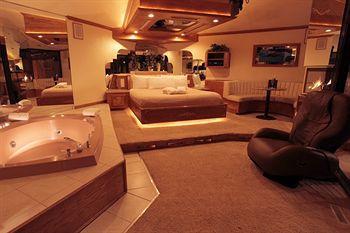 Sybaris Pool Suites Mequon Brown Deer المظهر الخارجي الصورة