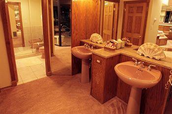 Sybaris Pool Suites Mequon Brown Deer المظهر الخارجي الصورة